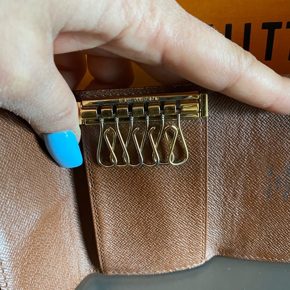 Louis Vuitton 6 Key Holder M62630 ~ Authentic - Picture 3 of 8